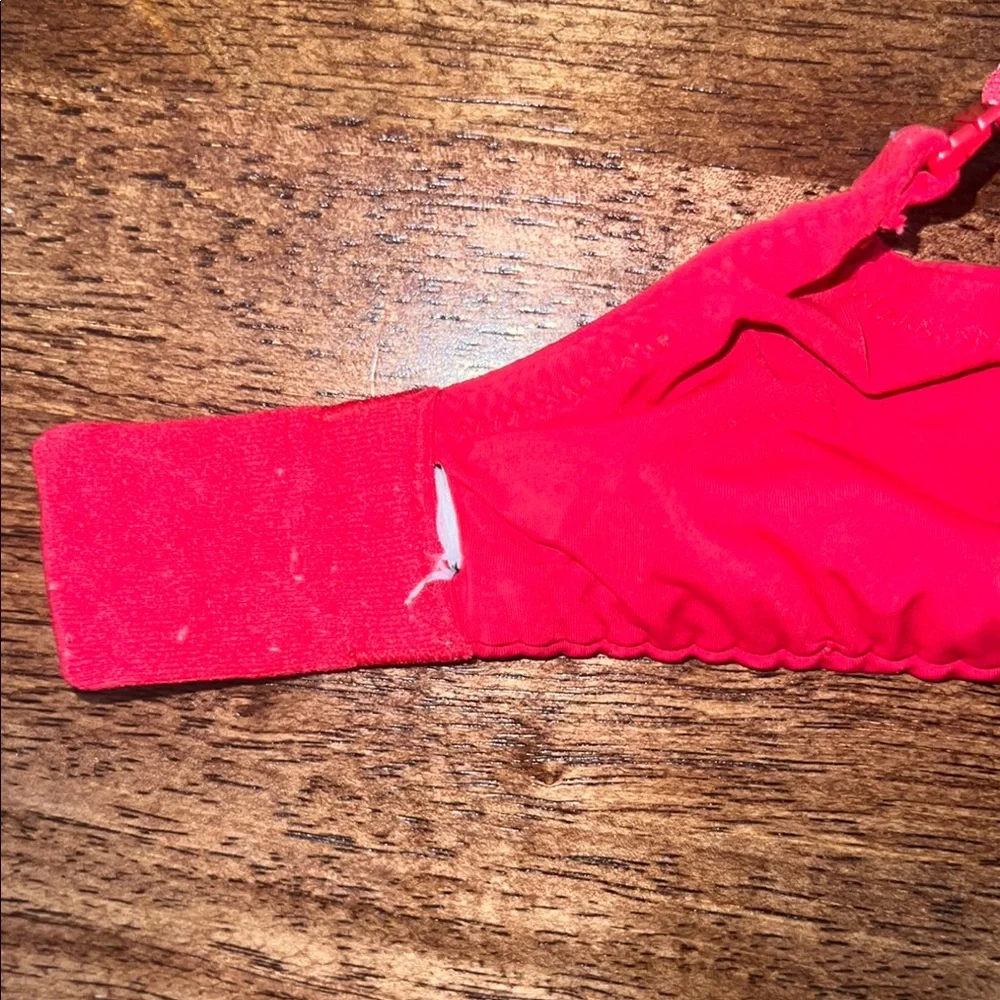 Victoria's Secret Red T-Shirt Bra Intimates - Picture 4 of 5